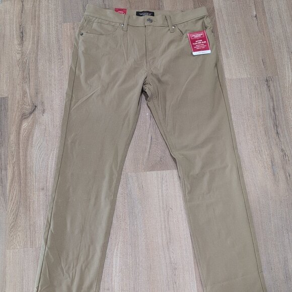 Signature by Levi Strauss Other - NWT Levi Strauss Signature Men's Action Flex Pro Slim 33x30